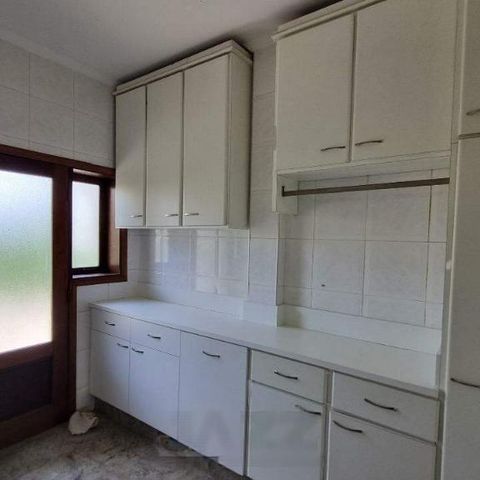 Casa de condomínio à venda com 570m², 5 quartos e 6 vagas