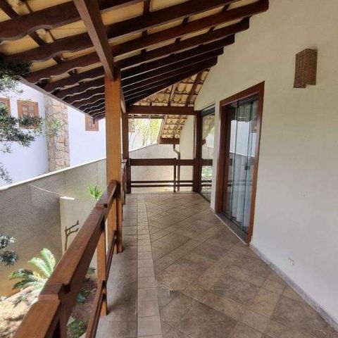 Casa de condomínio à venda com 570m², 5 quartos e 6 vagas