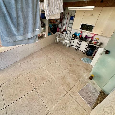 Casa à venda com 180m², 4 quartos e 4 vagas Casa à venda com 180m², 4 quartos e 4 vagasÁrea de Serviço