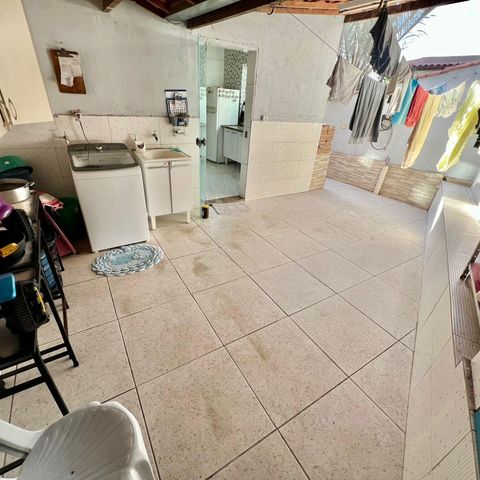 Casa à venda com 180m², 4 quartos e 4 vagas Casa à venda com 180m², 4 quartos e 4 vagasÁrea de Serviço
