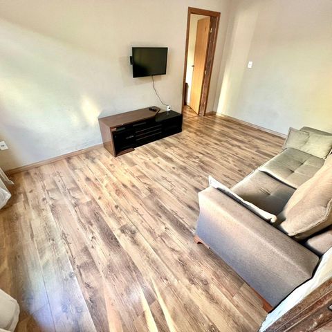Casa à venda com 180m², 4 quartos e 4 vagas Casa à venda com 180m², 4 quartos e 4 vagasSala