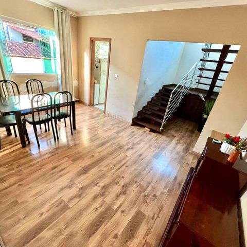 Casa à venda com 180m², 4 quartos e 4 vagas Casa à venda com 180m², 4 quartos e 4 vagasSala de Jantar