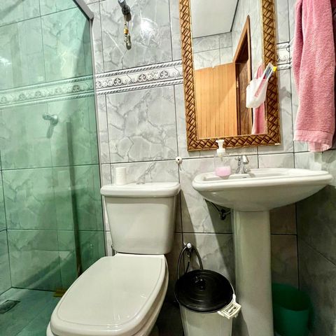 Casa à venda com 180m², 4 quartos e 4 vagas Casa à venda com 180m², 4 quartos e 4 vagasBanheiro Social 2