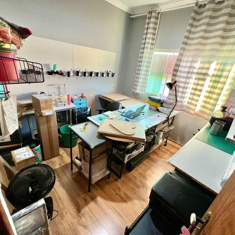 Casa à venda com 180m², 4 quartos e 4 vagas Casa à venda com 180m², 4 quartos e 4 vagasQuarto 3