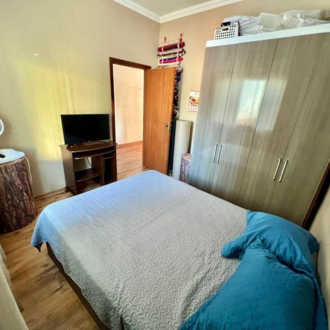 Casa à venda com 180m², 4 quartos e 4 vagas Casa à venda com 180m², 4 quartos e 4 vagasQuarto 2