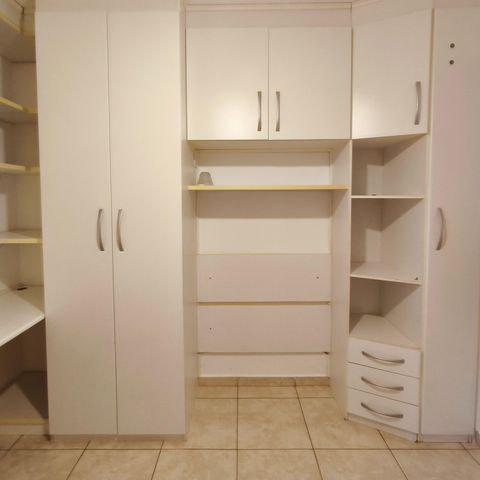 Casa de condomínio à venda com 90m², 3 quartos e 2 vagas Casa de condomínio à venda com 90m², 3 quartos e 2 vagasQuarto