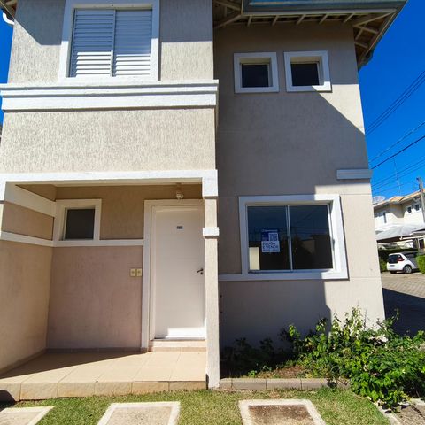 Casa de condomínio à venda com 90m², 3 quartos e 2 vagas Casa de condomínio à venda com 90m², 3 quartos e 2 vagasFachada
