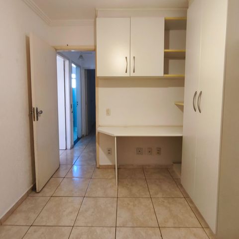 Casa de condomínio à venda com 90m², 3 quartos e 2 vagas Casa de condomínio à venda com 90m², 3 quartos e 2 vagasQuarto
