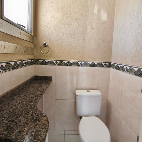 Casa de condomínio à venda com 90m², 3 quartos e 2 vagas Casa de condomínio à venda com 90m², 3 quartos e 2 vagasBanheiro Social