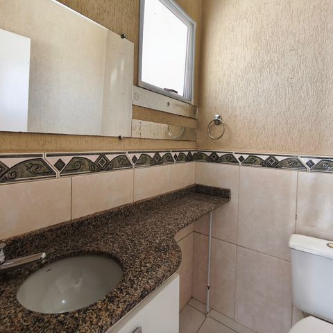 Casa de condomínio à venda com 90m², 3 quartos e 2 vagas Casa de condomínio à venda com 90m², 3 quartos e 2 vagasBanheiro Social