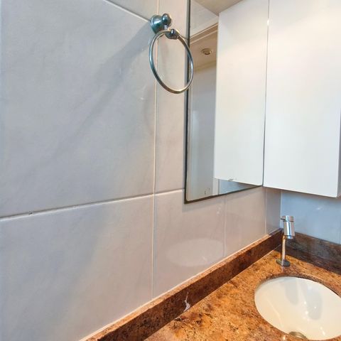 Casa de condomínio à venda com 90m², 3 quartos e 2 vagas Casa de condomínio à venda com 90m², 3 quartos e 2 vagasBanheiro Suíte