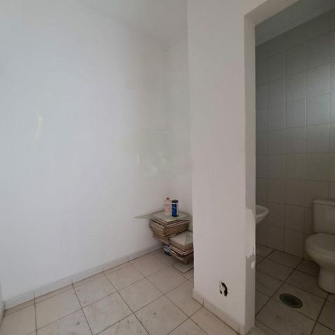 Casa à venda com 184m², 3 quartos e 2 vagas