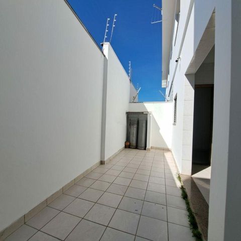 Casa à venda com 184m², 3 quartos e 2 vagas
