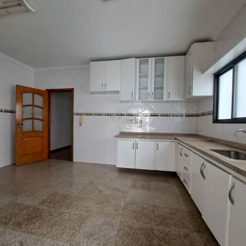 Casa à venda com 184m², 3 quartos e 2 vagas