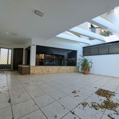 Casa à venda com 184m², 3 quartos e 2 vagas