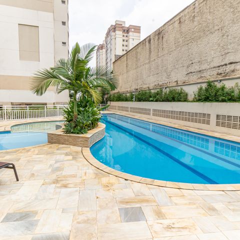 Apartamento para alugar com 126m², 3 quartos e 2 vagas Apartamento para alugar com 126m², 3 quartos e 2 vagasÁrea comum - Piscina