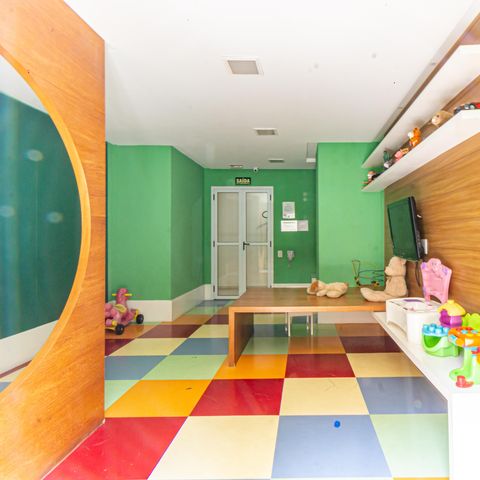 Apartamento para alugar com 126m², 3 quartos e 2 vagas Apartamento para alugar com 126m², 3 quartos e 2 vagasÁrea comum - Brinquedoteca