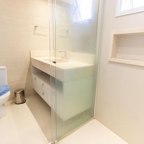 Apartamento para alugar com 126m², 3 quartos e 2 vagas Apartamento para alugar com 126m², 3 quartos e 2 vagasBanheiro da Suíte 1