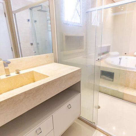 Apartamento para alugar com 126m², 3 quartos e 2 vagas Apartamento para alugar com 126m², 3 quartos e 2 vagasBanheiro da Suíte 1