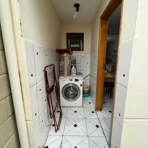 Casa à venda com 80m², 2 quartos e 1 vagaÁrea de Serviço