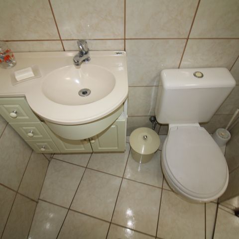 Casa à venda com 116m², 2 quartos e 4 vagasBanheiro de Serviço