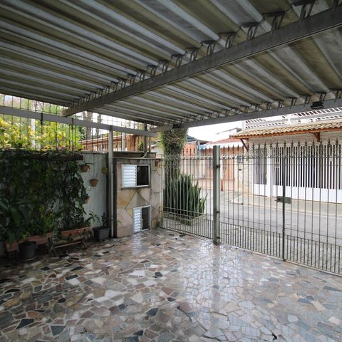 Casa à venda com 116m², 2 quartos e 4 vagasGaragem
