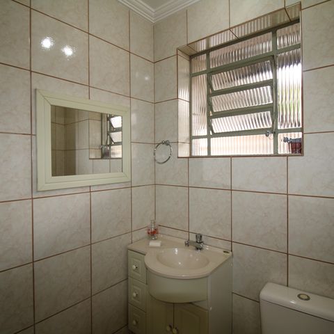Casa à venda com 116m², 2 quartos e 4 vagasBanheiro de Serviço