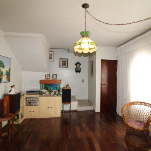 Casa à venda com 116m², 2 quartos e 4 vagasSala