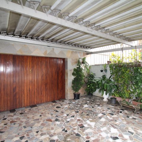 Casa à venda com 116m², 2 quartos e 4 vagasGaragem