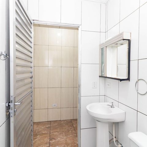 Casa para alugar com 35m², 1 quarto e sem vaga Casa para alugar com 35m², 1 quarto e sem vagaBanheiro