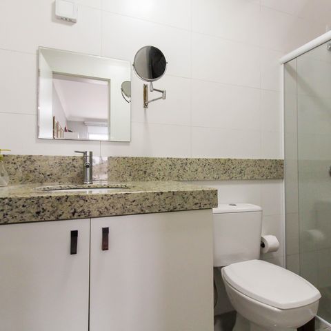 Casa de condomínio à venda com 131m², 3 quartos e 2 vagas Casa de condomínio à venda com 131m², 3 quartos e 2 vagasBanheiro da Suíte