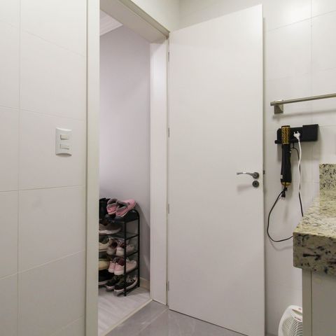 Casa de condomínio à venda com 131m², 3 quartos e 2 vagas Casa de condomínio à venda com 131m², 3 quartos e 2 vagasBanheiro da Suíte