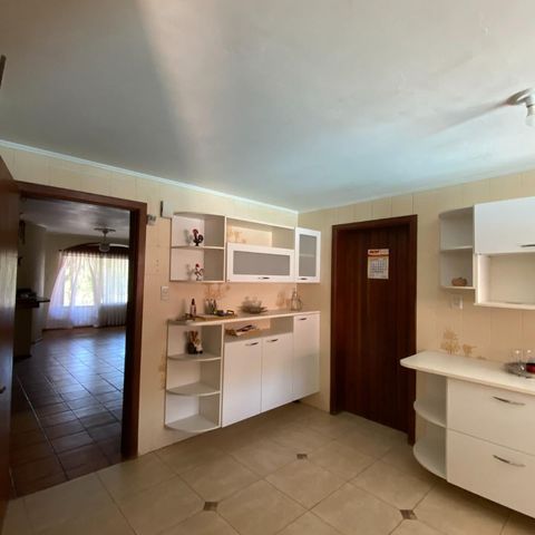 Casa à venda com 300m², 4 quartos e 5 vagas