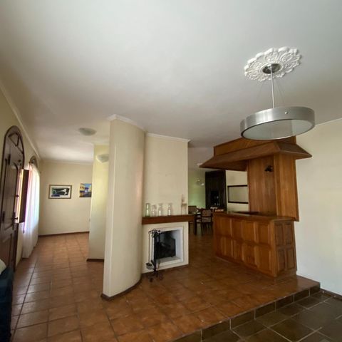 Casa à venda com 300m², 4 quartos e 5 vagas