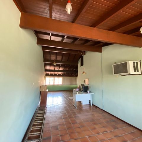 Casa à venda com 300m², 4 quartos e 5 vagas