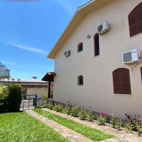 Casa à venda com 300m², 4 quartos e 5 vagas