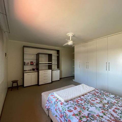 Casa à venda com 300m², 4 quartos e 5 vagas