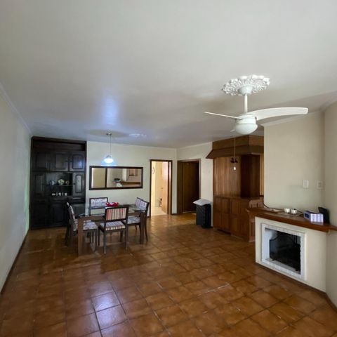 Casa à venda com 300m², 4 quartos e 5 vagas