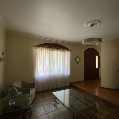 Casa à venda com 300m², 4 quartos e 5 vagas