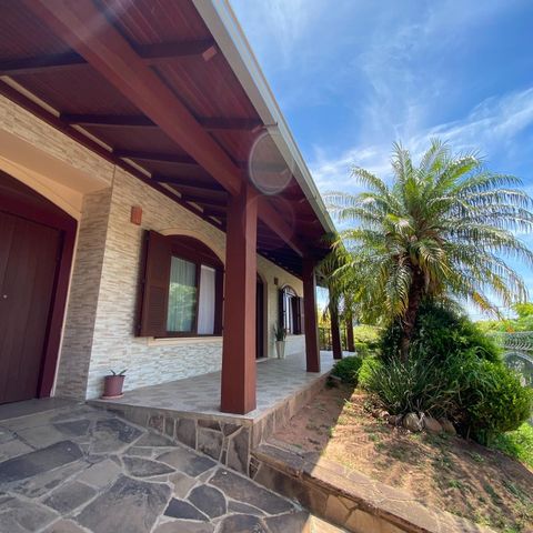 Casa à venda com 300m², 4 quartos e 5 vagas