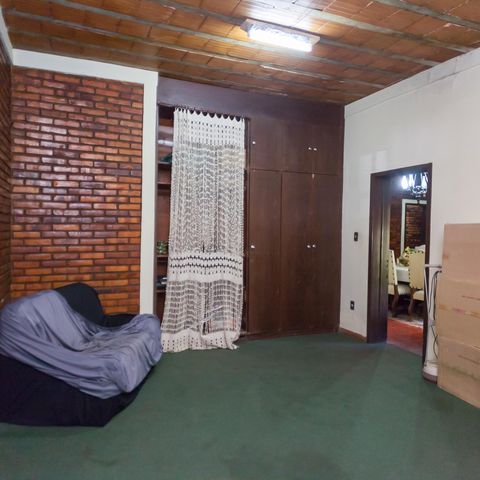 Casa à venda com 200m², 4 quartos e 2 vagas Casa à venda com 200m², 4 quartos e 2 vagasQuarto 1