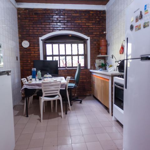 Casa à venda com 200m², 4 quartos e 2 vagas Casa à venda com 200m², 4 quartos e 2 vagasCozinha