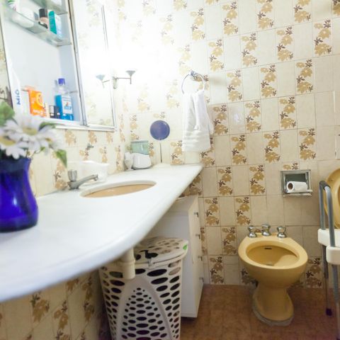 Casa à venda com 200m², 4 quartos e 2 vagas Casa à venda com 200m², 4 quartos e 2 vagasBanheiro Social