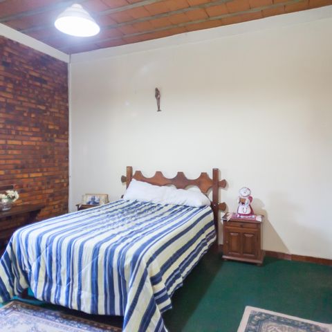 Casa à venda com 200m², 4 quartos e 2 vagas Casa à venda com 200m², 4 quartos e 2 vagasQuarto 4