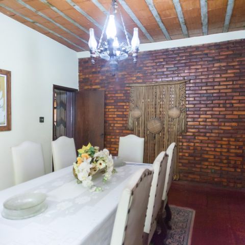 Casa à venda com 200m², 4 quartos e 2 vagas Casa à venda com 200m², 4 quartos e 2 vagasSala de Jantar