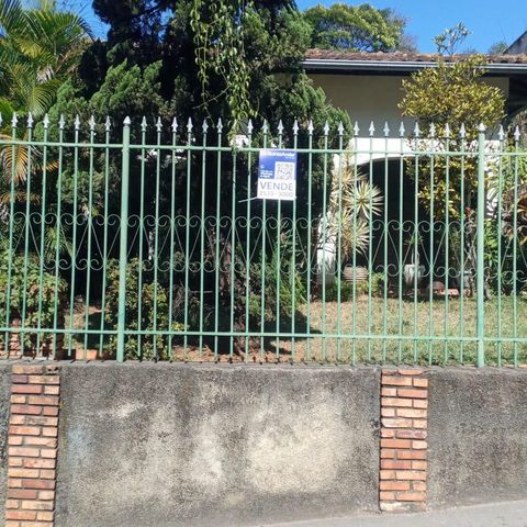 Casa à venda com 200m², 4 quartos e 2 vagas Casa à venda com 200m², 4 quartos e 2 vagasplaca instalada 06/08/2025 GANU-81