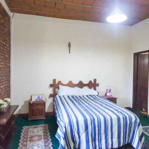 Casa à venda com 200m², 4 quartos e 2 vagas Casa à venda com 200m², 4 quartos e 2 vagasQuarto 4