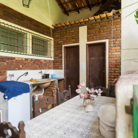 Casa à venda com 200m², 4 quartos e 2 vagas Casa à venda com 200m², 4 quartos e 2 vagasÁrea de Serviço