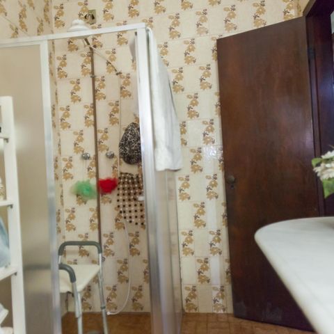 Casa à venda com 200m², 4 quartos e 2 vagas Casa à venda com 200m², 4 quartos e 2 vagasBanheiro Social