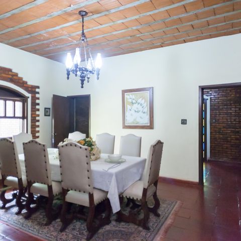 Casa à venda com 200m², 4 quartos e 2 vagas Casa à venda com 200m², 4 quartos e 2 vagasSala de Jantar